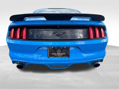 Used 2017 Ford Mustang Coupe RWD image 4