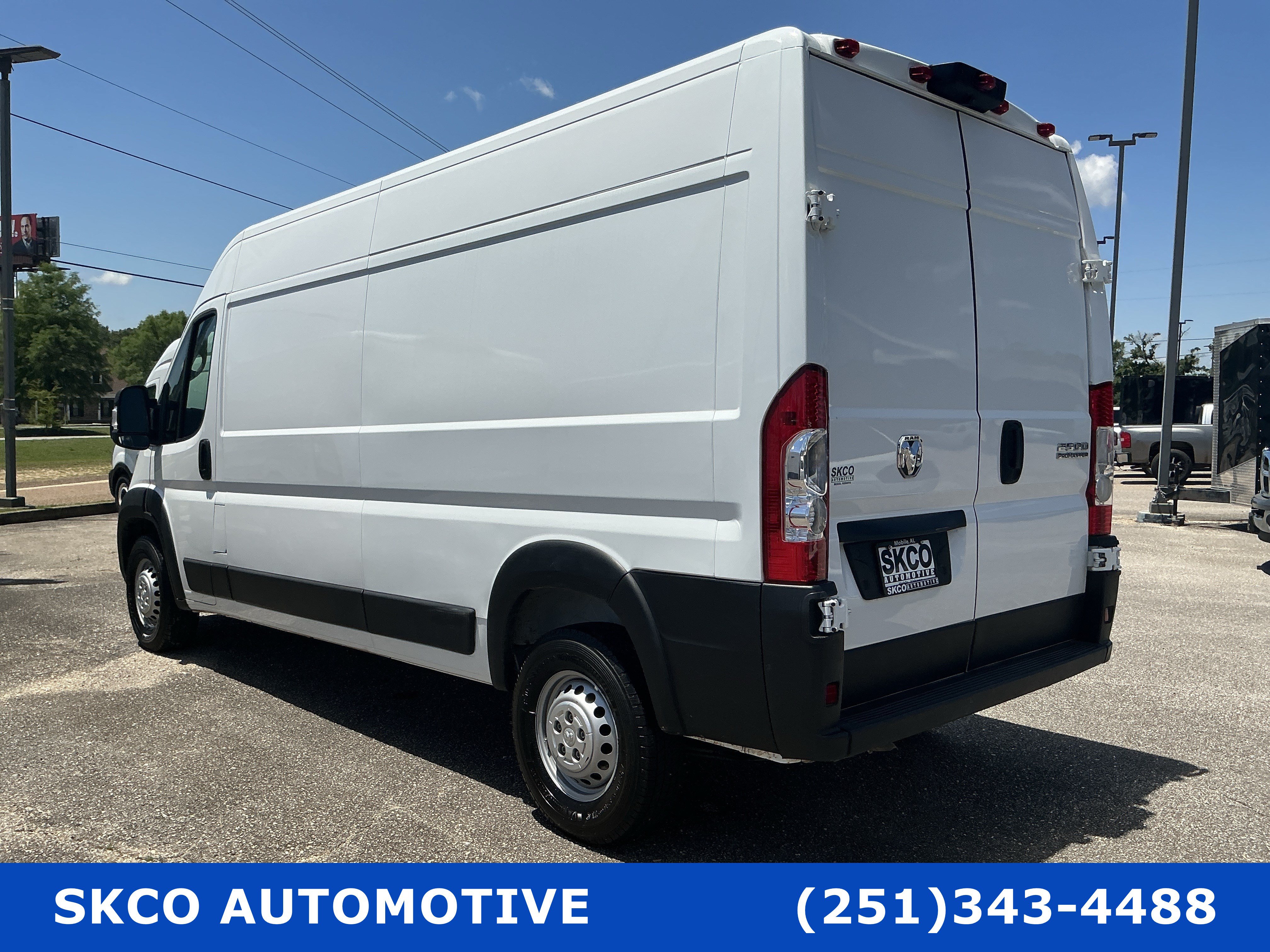 Used 2024 RAM ProMaster 2500 w/ Convenience Group FWD image 3