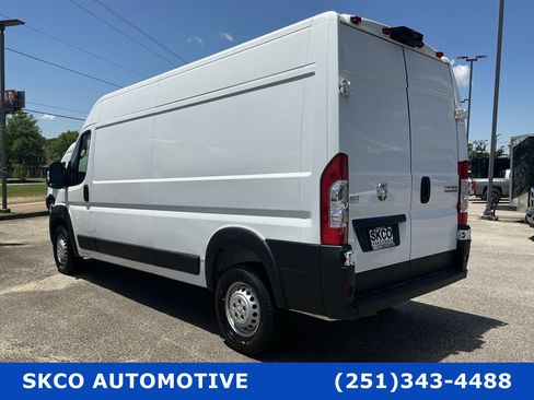 Used 2024 RAM ProMaster 2500 w/ Convenience Group FWD image 3