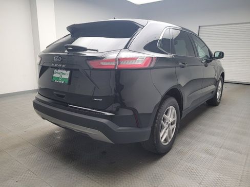 Used 2023 Ford Edge SEL image 9