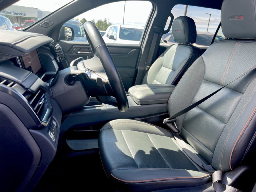 Used 2024 GMC Acadia AT4 w/ Luxury Package AWD/4WD image 17