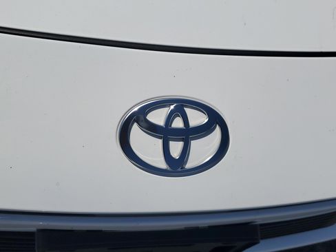 Used 2025 Toyota Camry LE FWD image 10