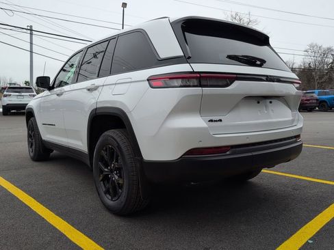 New 2026 Jeep Grand Cherokee Altitude AWD/4WD image 6