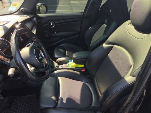 Used 2016 MINI Cooper 4-Door Hardtop FWD image 6