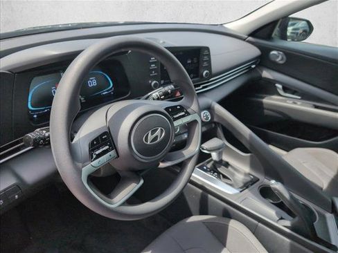 New 2026 Hyundai Elantra SE FWD image 3