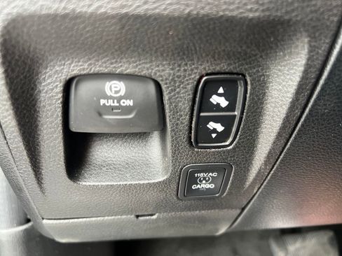 Used 2020 RAM 1500 Limited w/ Black Appearance Package AWD/4WD image 19