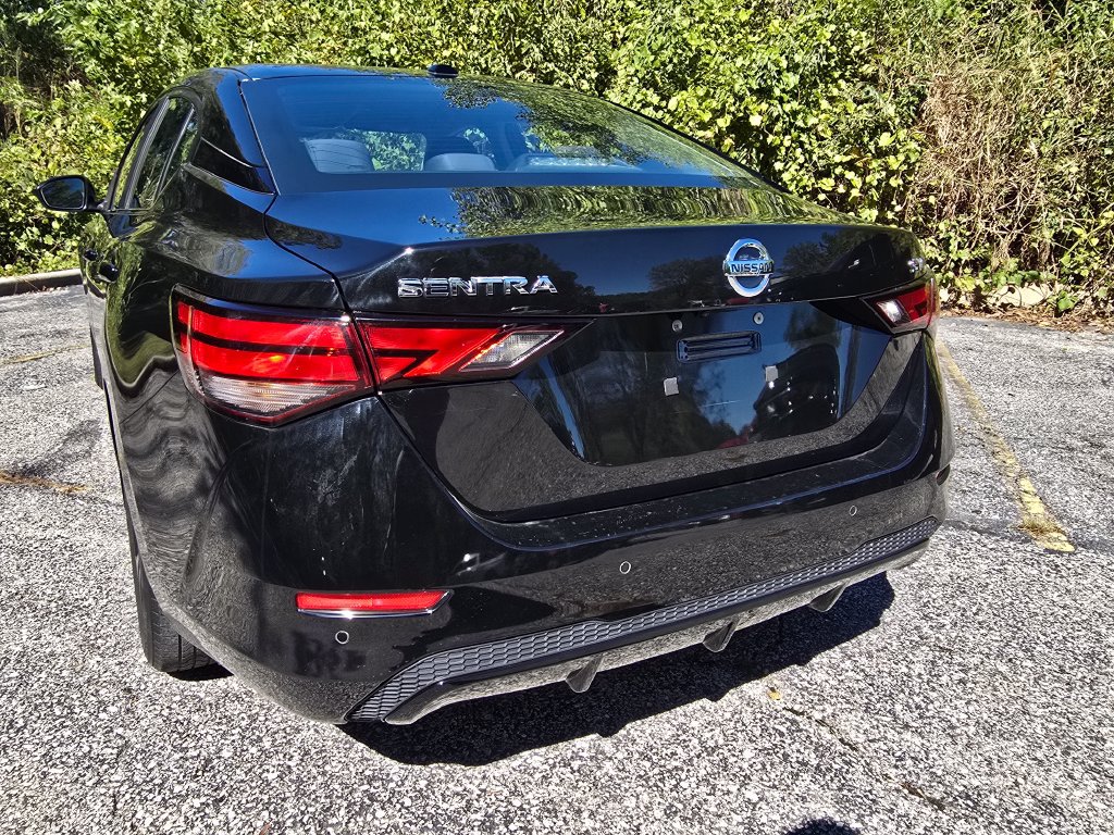 Used 2023 Nissan Sentra SV FWD image 5