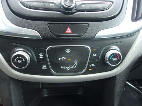 Used 2020 Chevrolet Equinox LS w/ LS Convenience Package AWD/4WD image 22