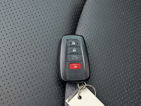 Used 2025 Toyota RAV4 XLE w/ Convenience Package FWD image 28