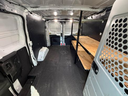 Used 2018 Ford Transit 250 130 Low Roof RWD image 13