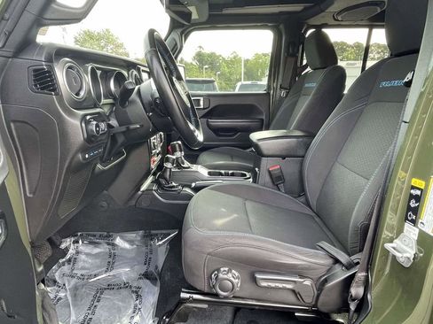 Used 2022 Jeep Wrangler Unlimited Rubicon 4xe AWD/4WD image 19