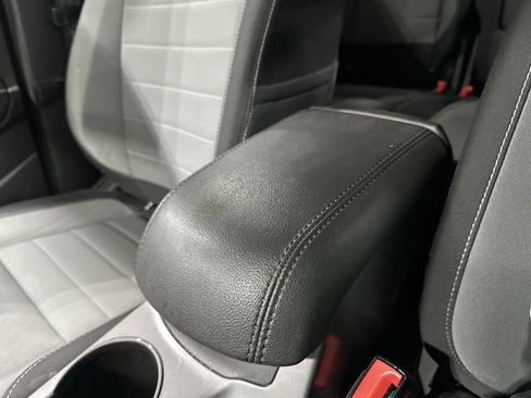 Used 2016 Ford Escape SE FWD image 25