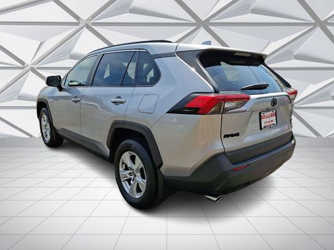 Used 2020 Toyota RAV4 XLE w/ Convenience Package image 7