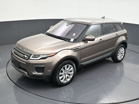 Used 2017 Land Rover Range Rover Evoque SE AWD/4WD image 14