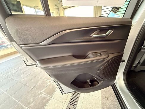 Used 2025 Jeep Grand Cherokee Altitude AWD/4WD image 43