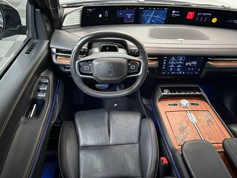 Certified 2025 Lincoln Navigator Black Label image 27