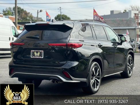 Used 2021 Toyota Highlander XSE image 4