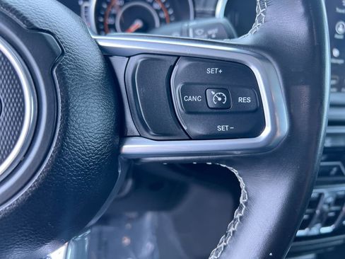 Used 2022 Jeep Gladiator Overland w/ Popular Equipment Package image 17