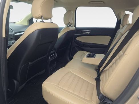 Used 2017 Ford Edge SEL w/ Equipment Group 201A FWD image 9