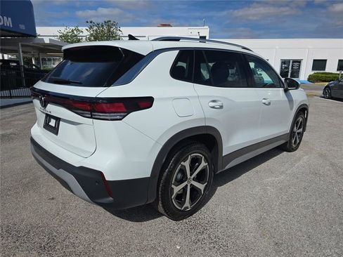 New 2026 Volkswagen Tiguan SE FWD image 3