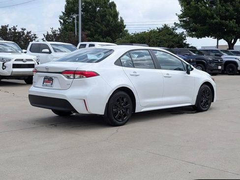 Used 2026 Toyota Corolla LE FWD image 6