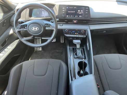 Certified 2025 Hyundai Elantra Sport FWD image 20