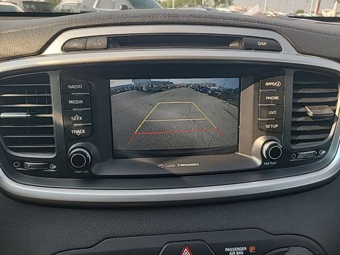 Used 2017 Kia Sorento AWD w/ LX Convenience Package image 20