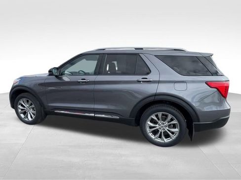 Used 2022 Ford Explorer Limited w/ Equipment Group 301A AWD/4WD image 5