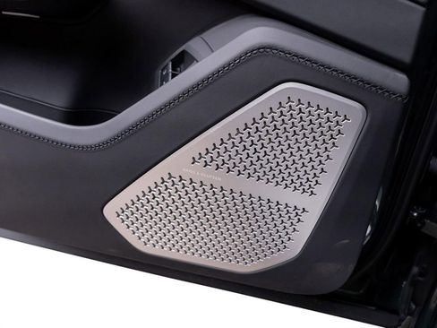 Used 2025 Lamborghini Urus SE image 62