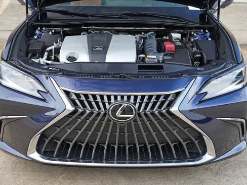 Used 2025 Lexus ES 350 Ultra Luxury w/ Accessory Package (Z1) FWD image 8