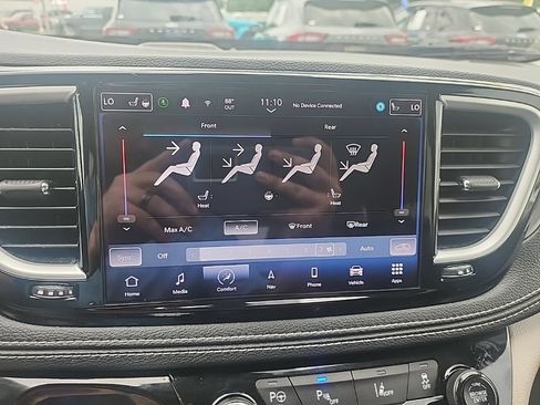 Used 2022 Chrysler Pacifica Touring-L w/ Uconnect Theater Family Group FWD image 26