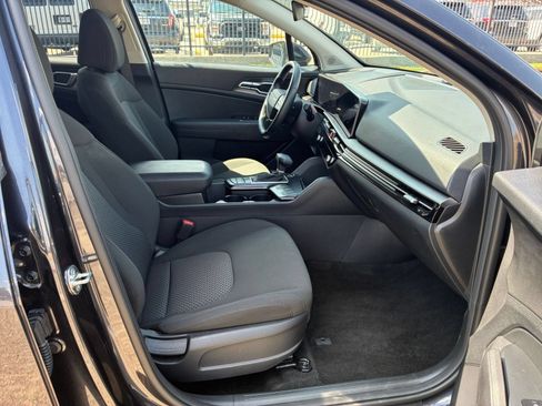 Used 2026 Kia Sportage LX FWD image 31