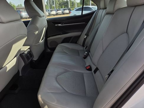 Used 2022 Toyota Camry XLE FWD image 17