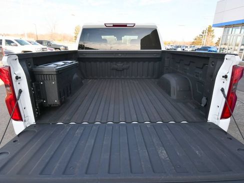 Used 2023 Chevrolet Silverado 1500 RST w/ Z71 Off-Road Package AWD/4WD image 7
