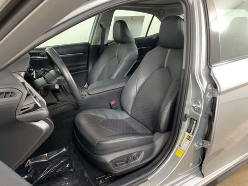 Used 2022 Toyota Camry XSE w/ Navigation Package FWD image 29