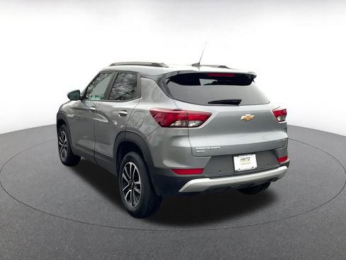 Used 2025 Chevrolet TrailBlazer LT w/ Driver Confidence Package image 11