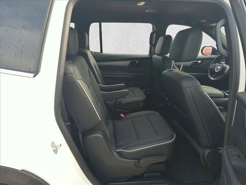 Used 2025 Buick Enclave Preferred image 14