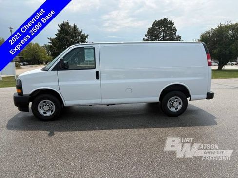 Used 2021 Chevrolet Express 2500 w/ Driver Convenience Package RWD image 3