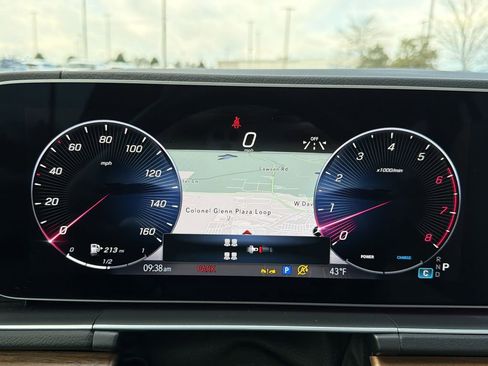 Used 2025 Mercedes-Benz GLS 450 4MATIC image 30