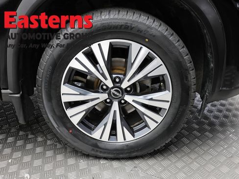 Used 2023 Nissan Rogue SV AWD/4WD image 29