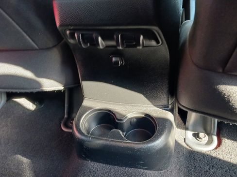 Used 2018 Jeep Wrangler Unlimited Sahara w/ Connectivity Group image 17