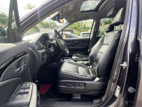 Used 2017 Honda Pilot Touring image 29