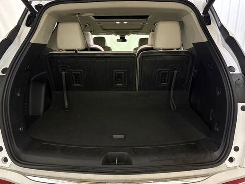 Used 2020 Buick Enclave Essence w/ Sound and Sites Package FWD image 11