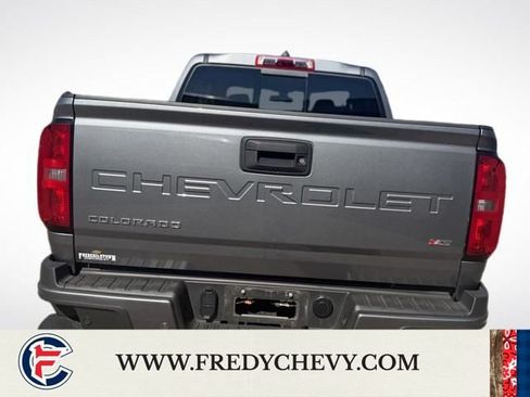 Used 2022 Chevrolet Colorado Z71 AWD/4WD image 6