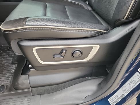 Used 2023 RAM 1500 Laramie AWD/4WD image 10