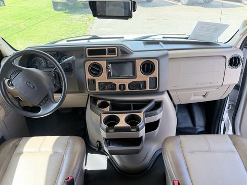 Used 2019 Ford E-450 and Econoline 450 Super Duty w/ Motorhome Prep Package RWD image 13