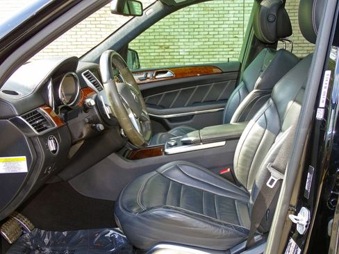 Used 2014 Mercedes-Benz GL 63 AMG 4MATIC image 10