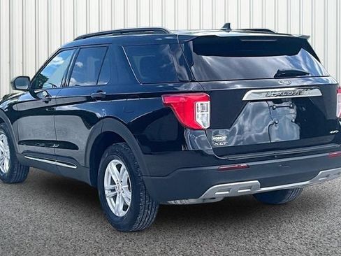 Used 2022 Ford Explorer XLT w/ Equipment Group 202A AWD/4WD image 9