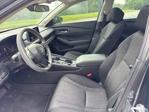 Used 2025 Honda Accord SE image 16