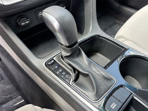 Used 2018 Hyundai Sonata SE FWD image 16